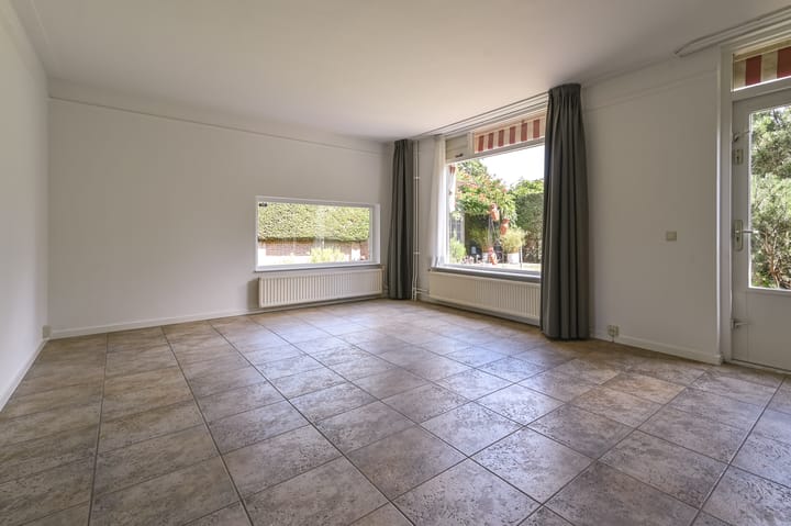 Photo 6 of Oosterduinweg 211