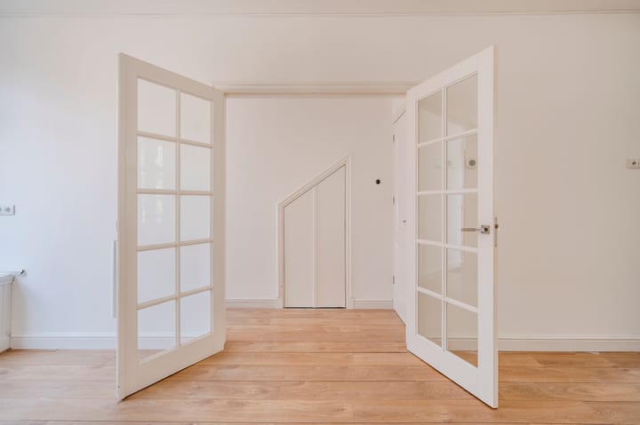 Photo 3 of Van Brederodestraat 19