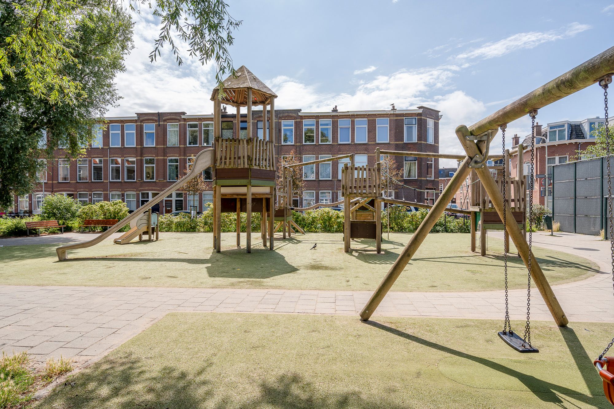 Foto 27 van Van Brederodestraat 19