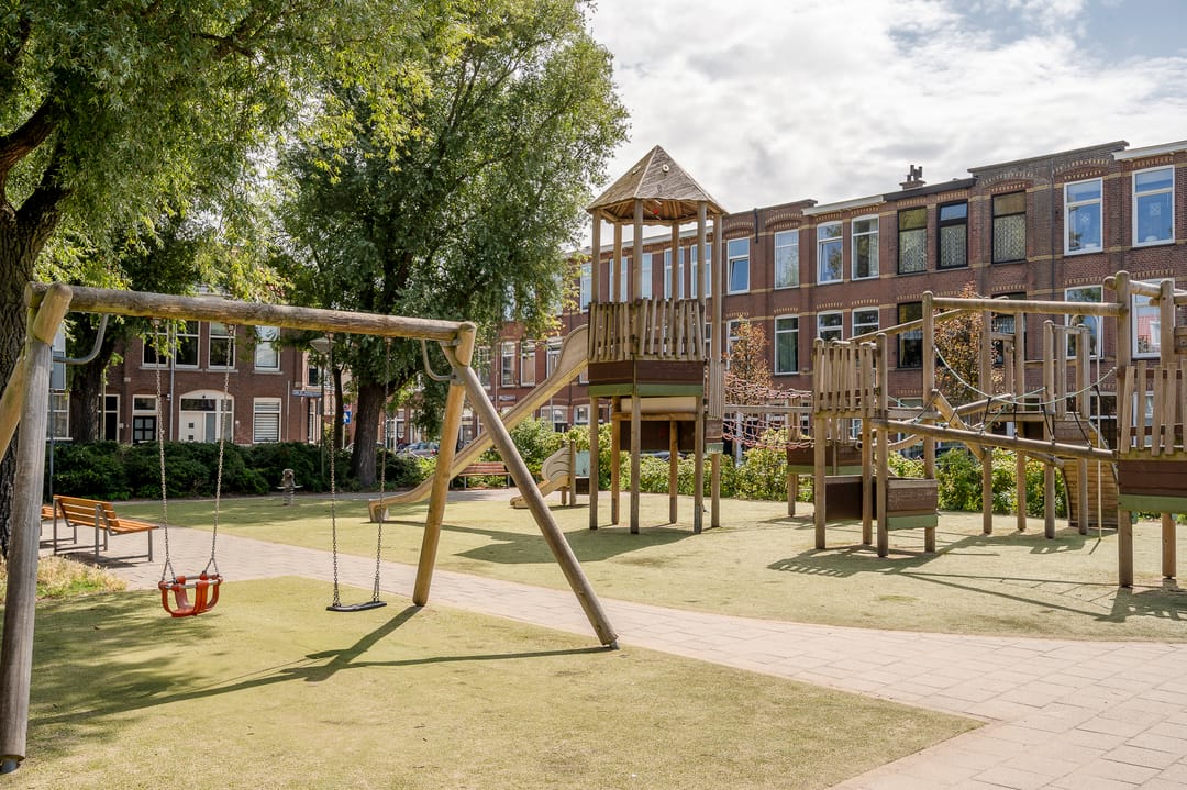 Foto 28 van Van Brederodestraat 19