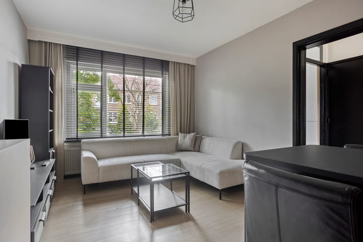 Foto 8 van Madeliefstraat 33-B