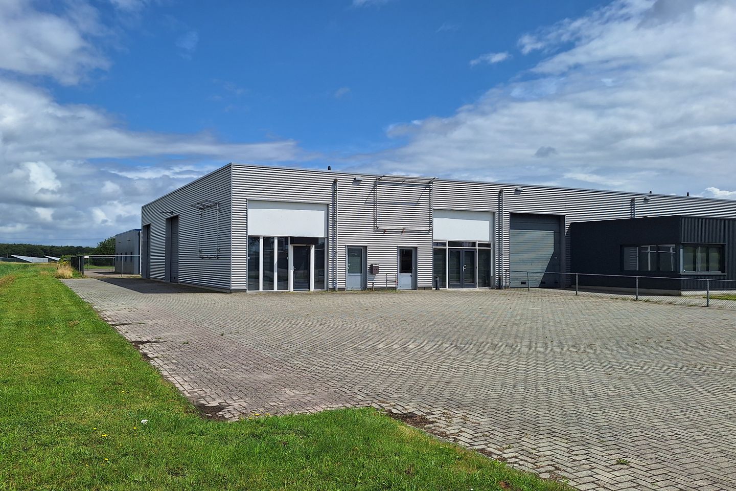 View photo 4 of Stelmaker 14