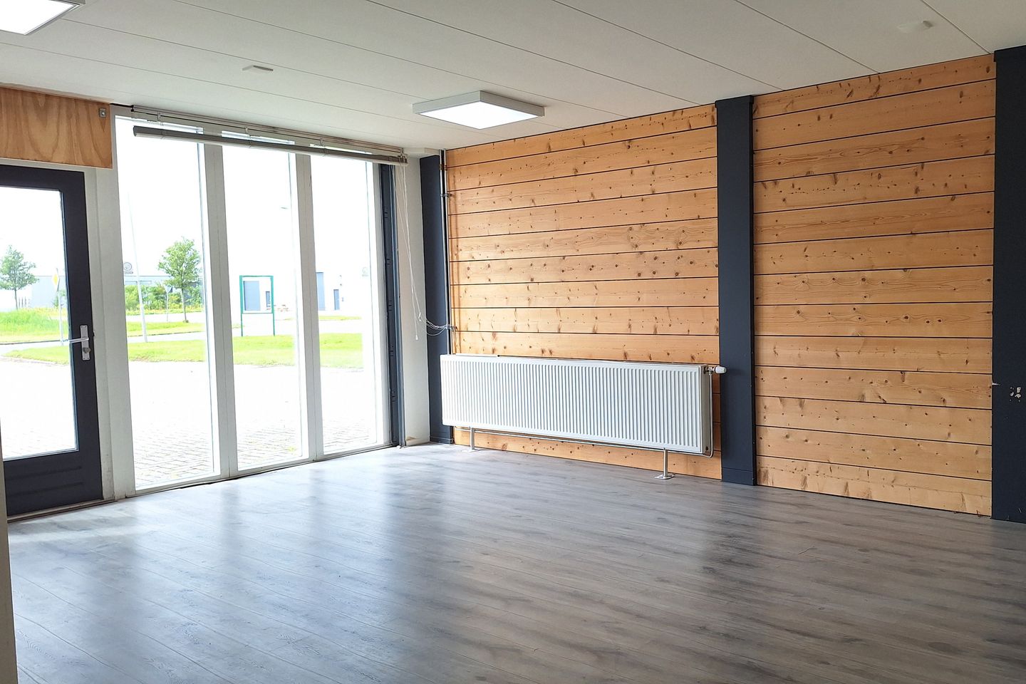 View photo 3 of Stelmaker 14