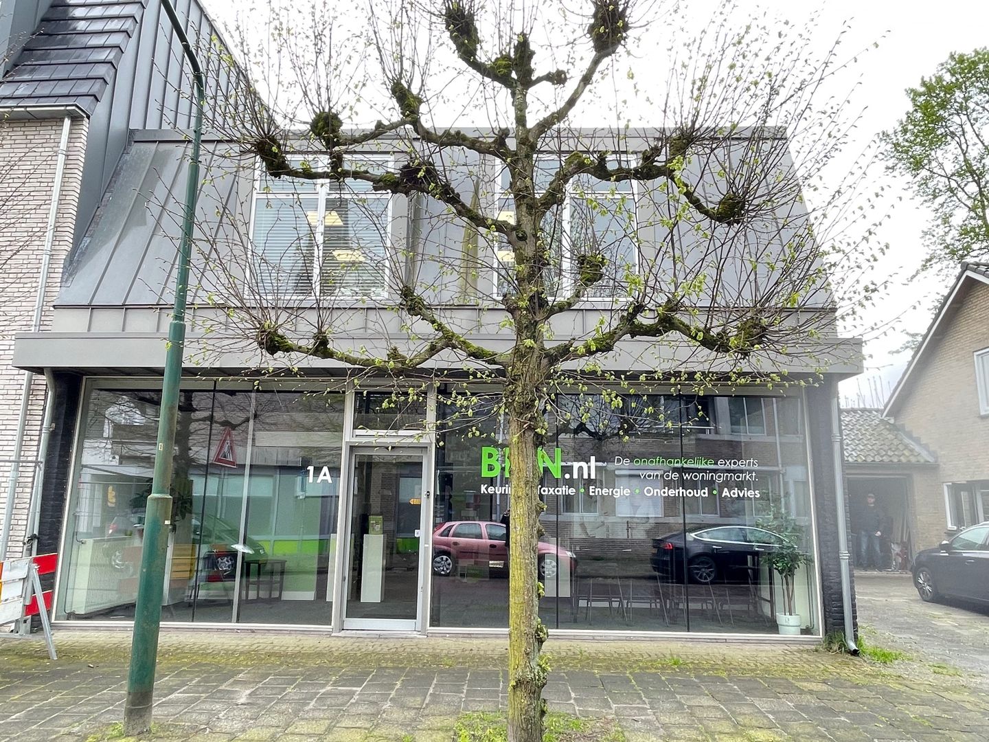 Bekijk foto 1 van Pastoor Vermuntstraat 1