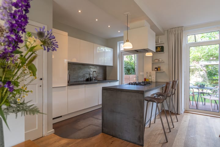 Photo 13 of Pieter van Osstraat 34