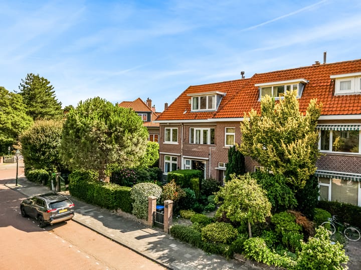Van Dorpstraat 22