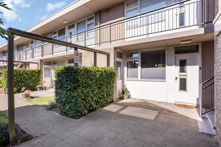 Photo 3 of Bizetstraat 26