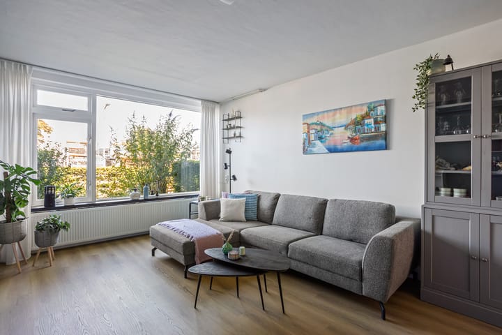 Photo 4 of Bizetstraat 26