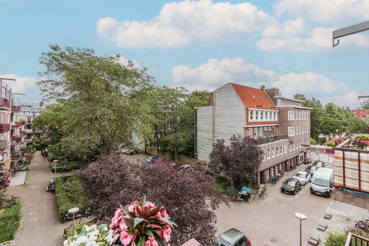 Foto 9 van Menadostraat 13-D