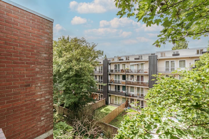 Foto 15 van Menadostraat 13-D