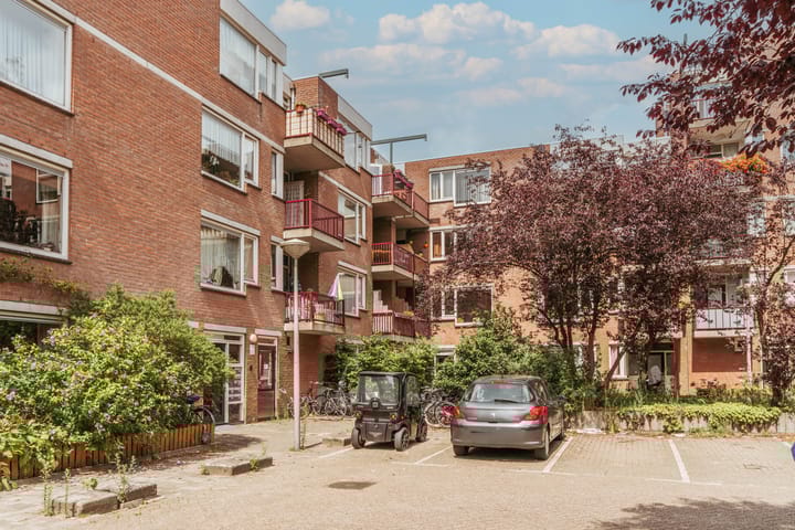 Foto 26 van Menadostraat 13-D