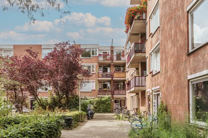 Foto 27 van Menadostraat 13-D