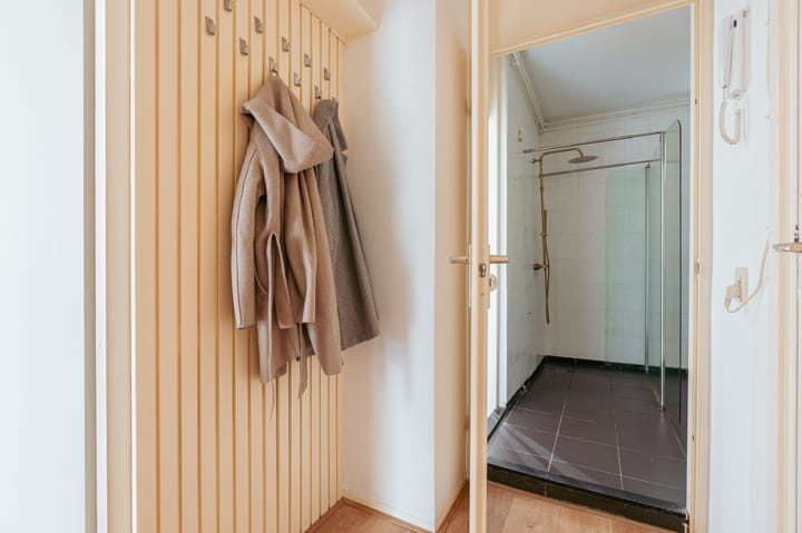 Foto 22 van Menadostraat 13-D