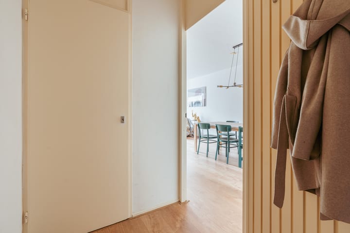 Foto 23 van Menadostraat 13-D