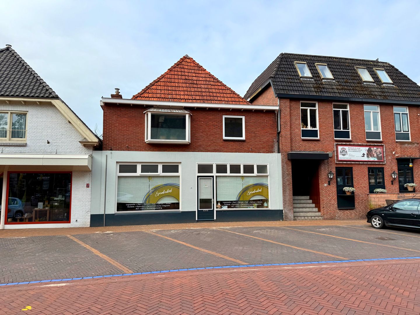 Bekijk foto 1 van Kerkplein 13