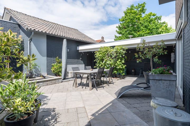 Photo 3 of Conventuelenstraat 2