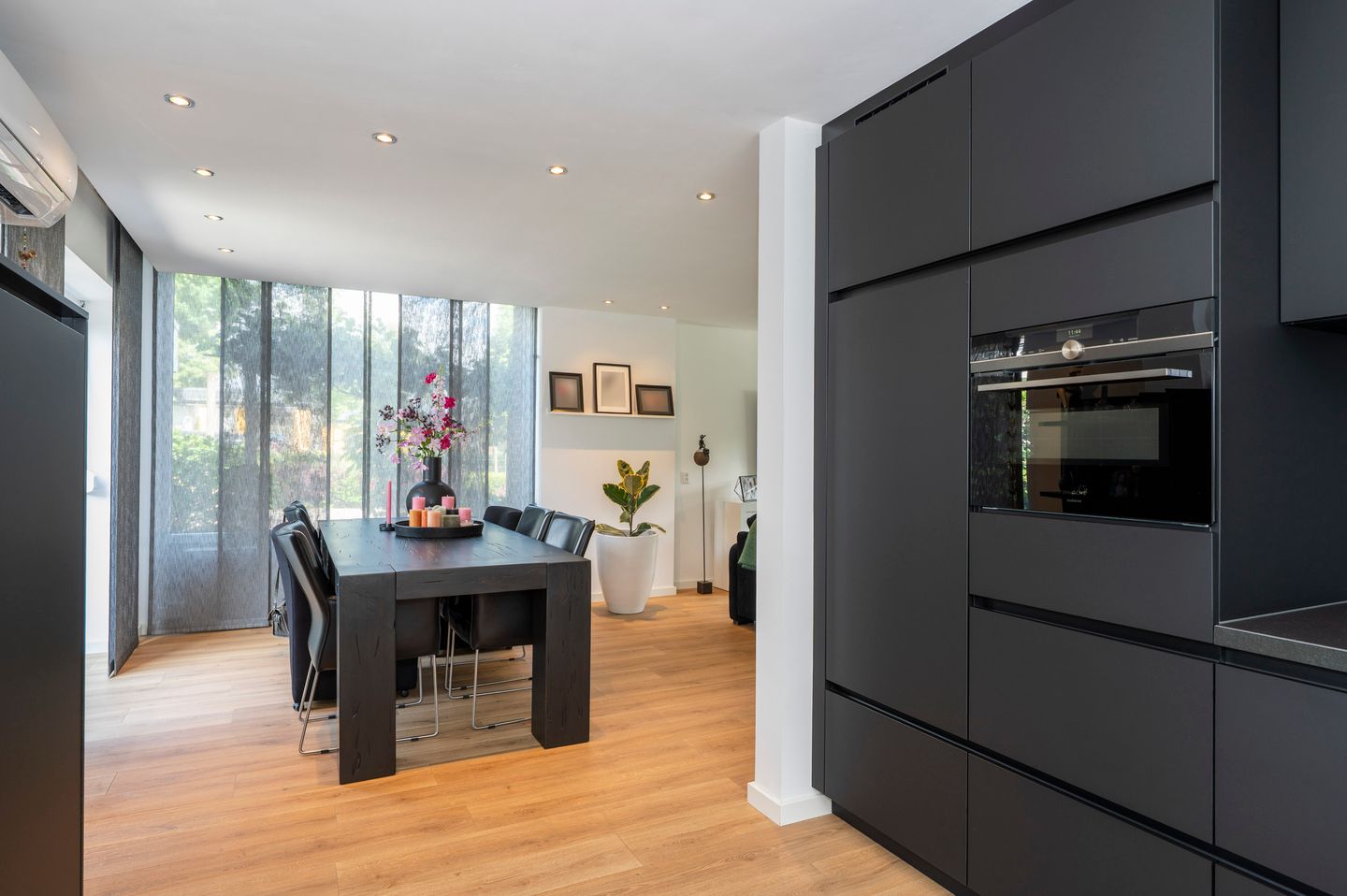 Photo 14 of Conventuelenstraat 2