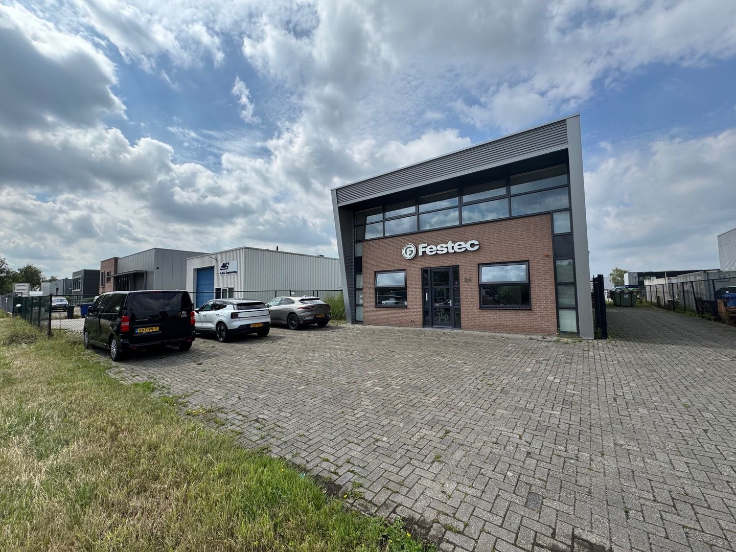 View photo 2 of Kroonstraat 24