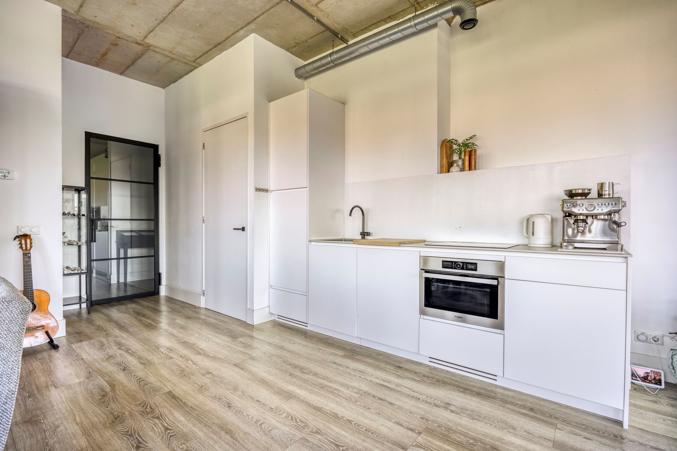 Foto 9 van Eekbrouwersweg 6-C