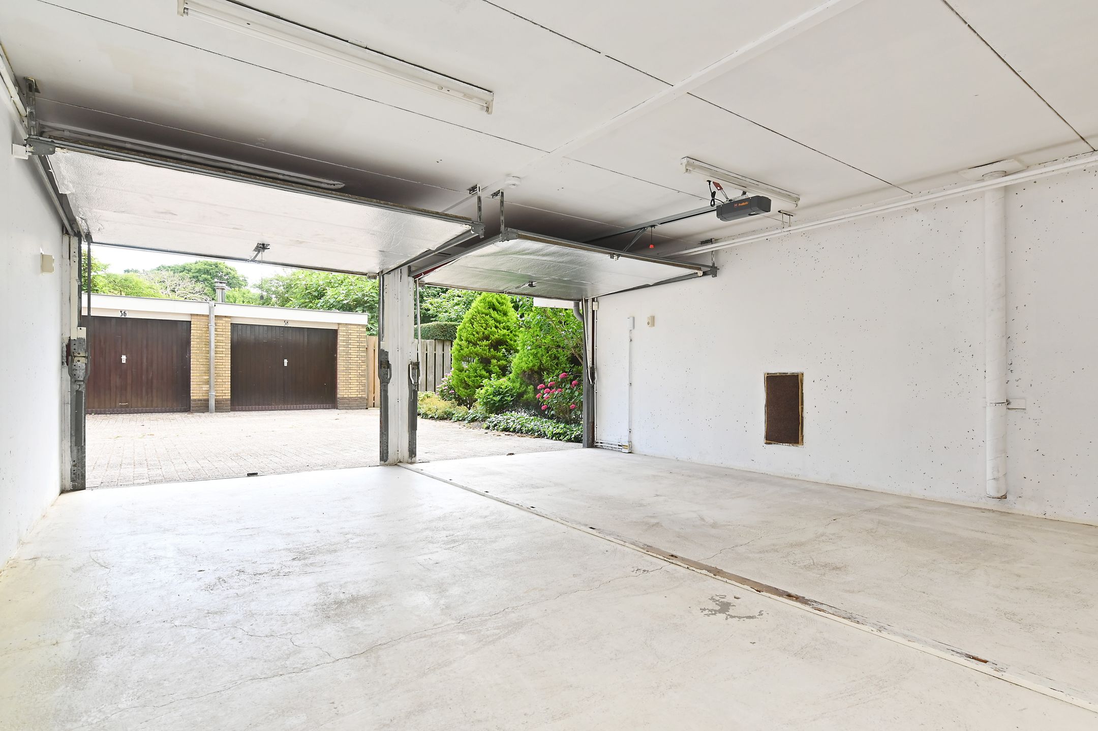 Photo 12 of Catharina van Rennesstraat 42