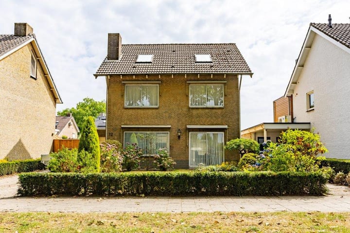 J. F. Kennedylaan 12