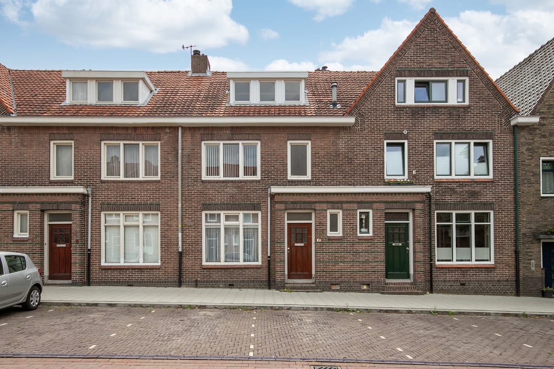 Foto 1 van Burg. Savelbergstraat 6