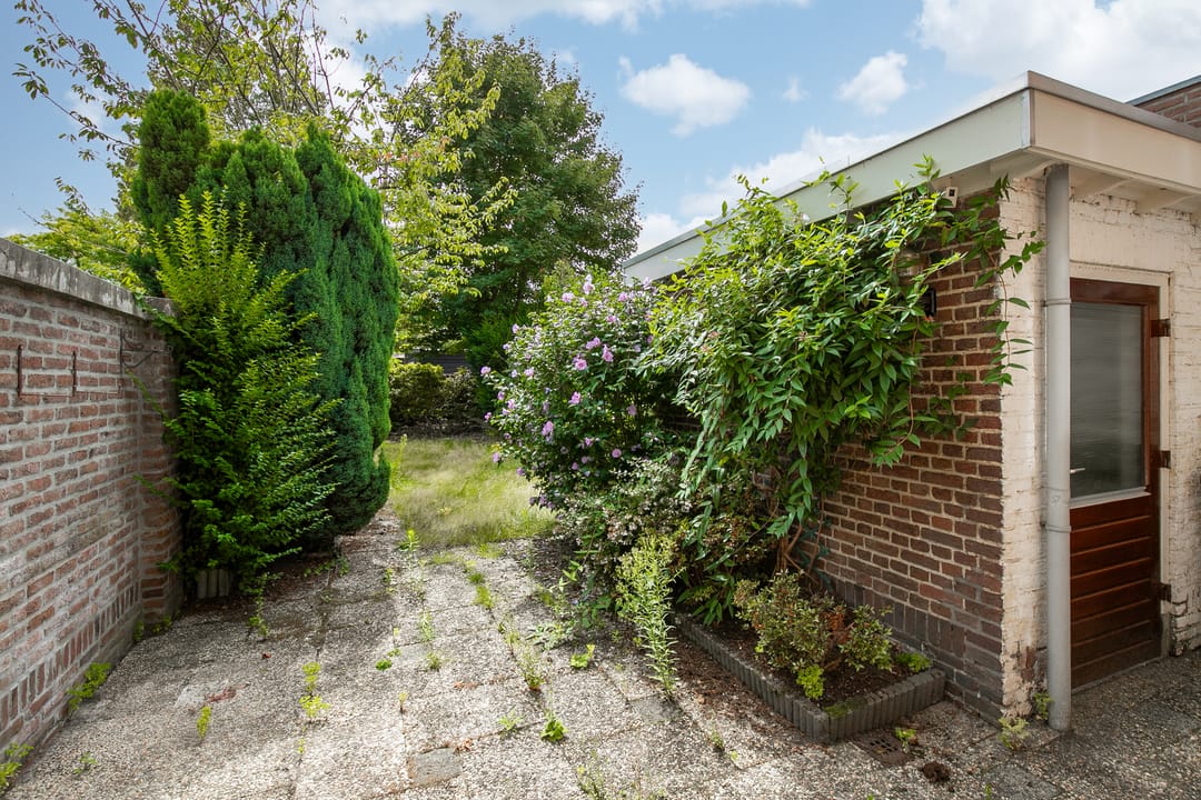 Foto 16 van Burg. Savelbergstraat 6