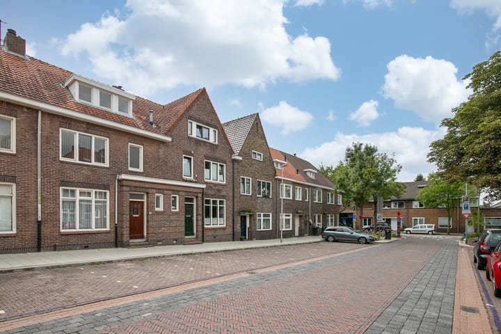 Foto 21 van Burg. Savelbergstraat 6