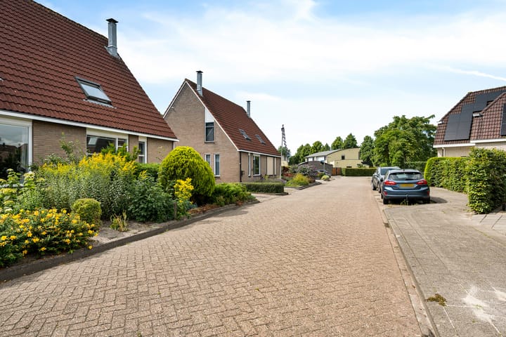 Photo 8 of Baalder 33