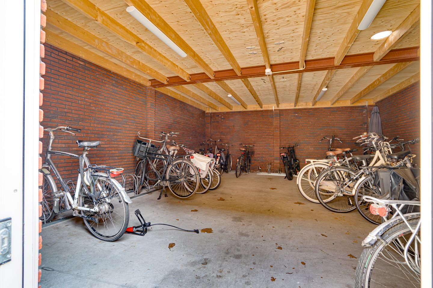 Foto 25 van San Marinostraat 17