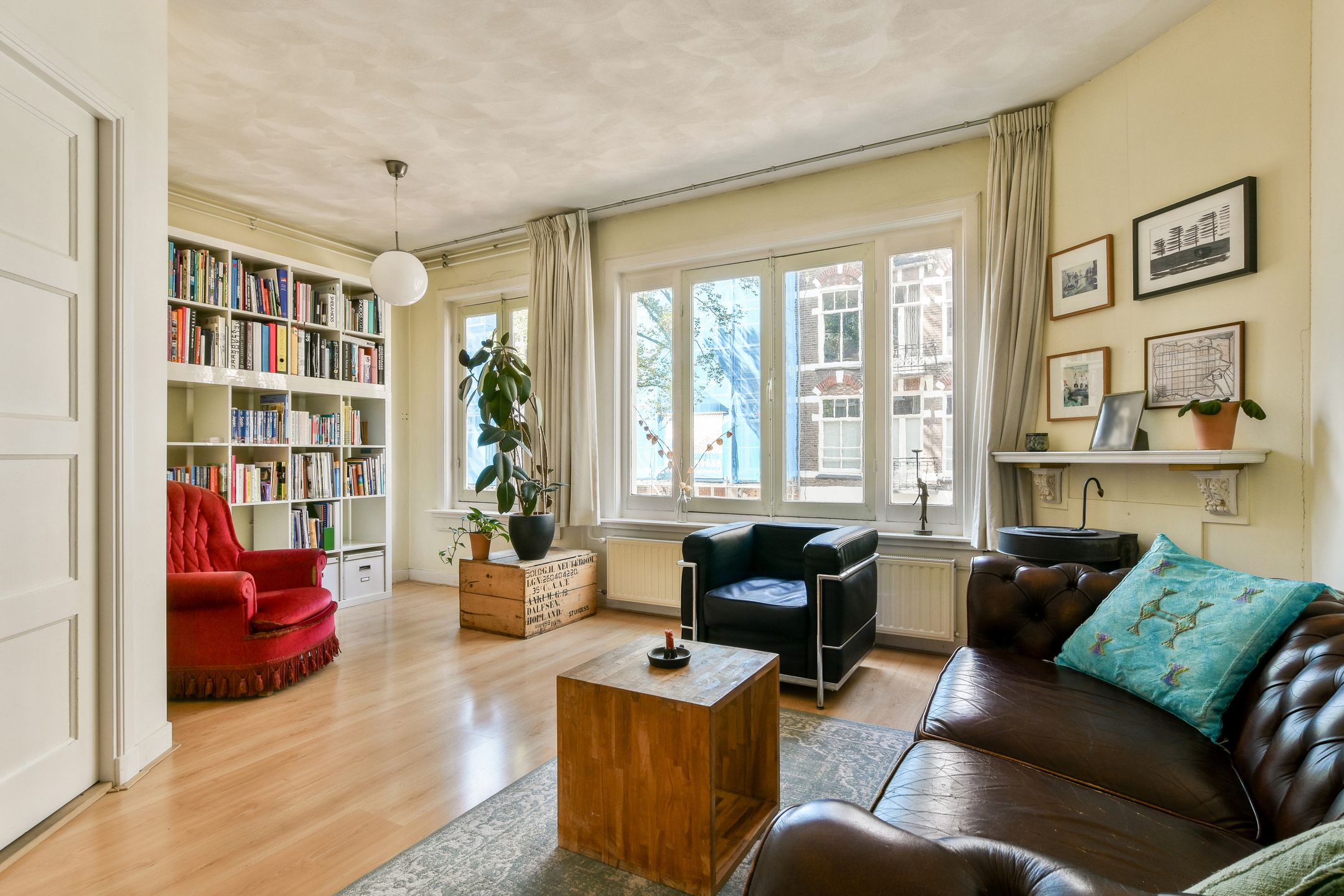 Photo 3 of Tweede Helmersstraat 43-1