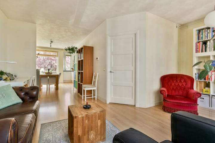 Photo 5 of Tweede Helmersstraat 43-1