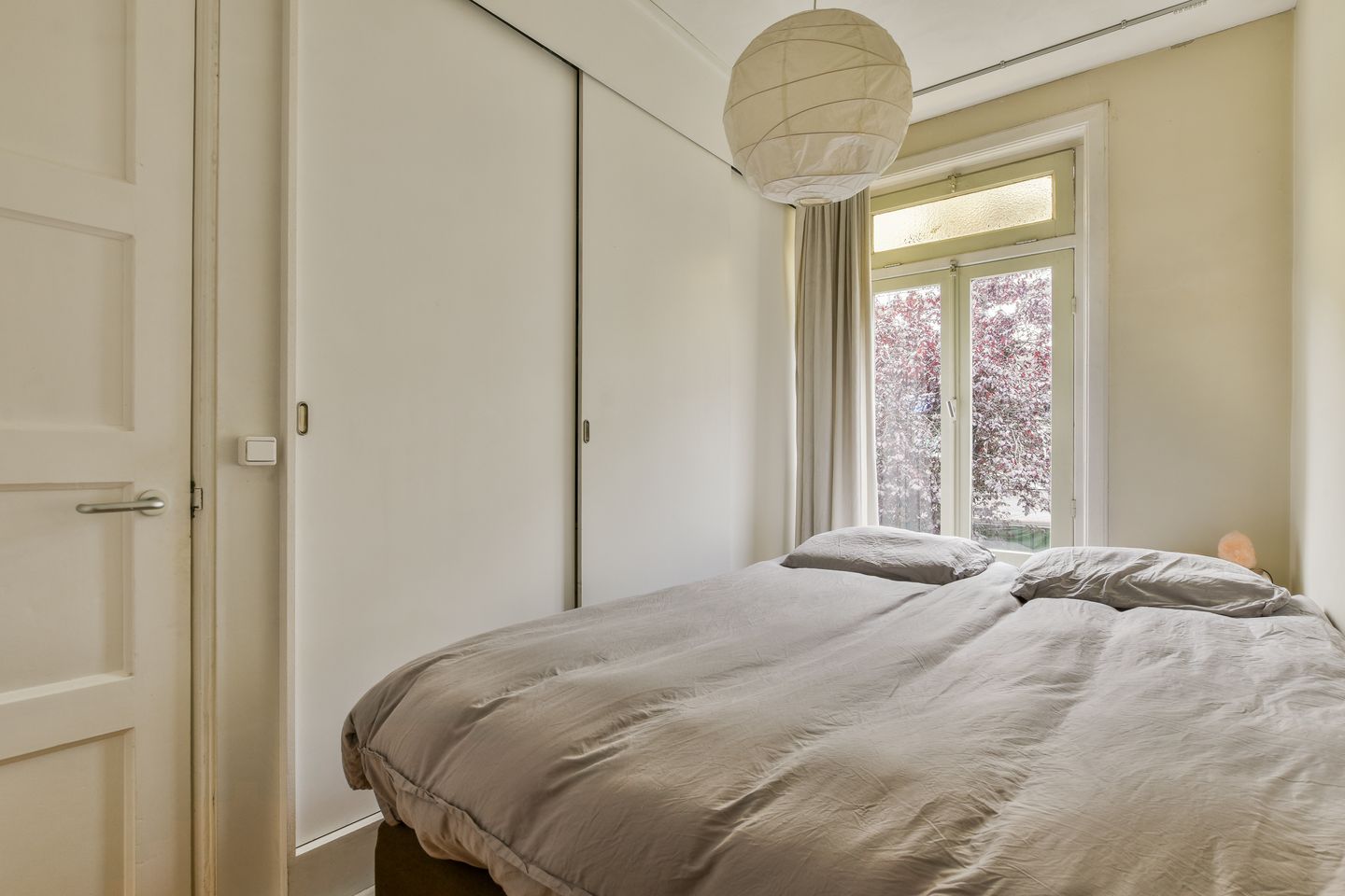 Photo 14 of Tweede Helmersstraat 43-1