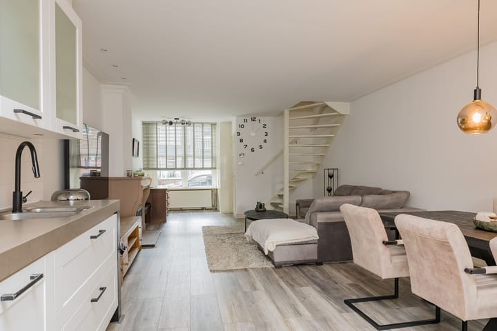 Foto 6 van Trompstraat 97