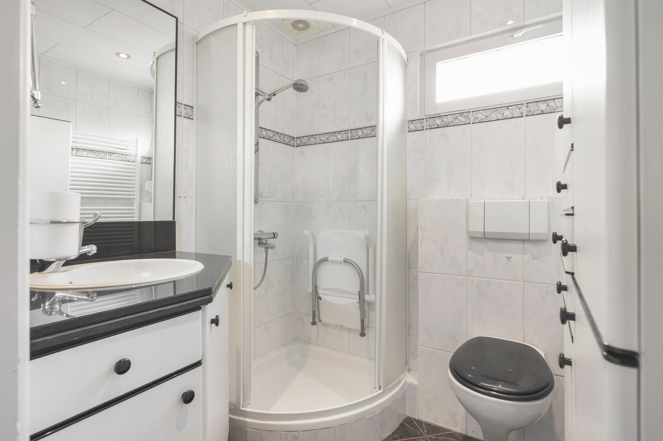 Foto 18 van Gouverneur Houbenstraat 14