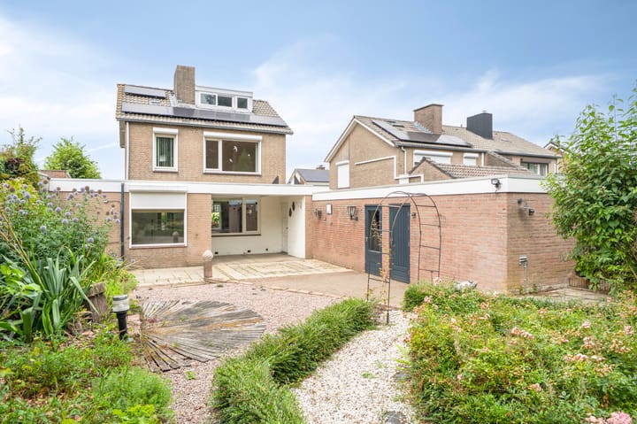 Foto 27 van Gouverneur Houbenstraat 14