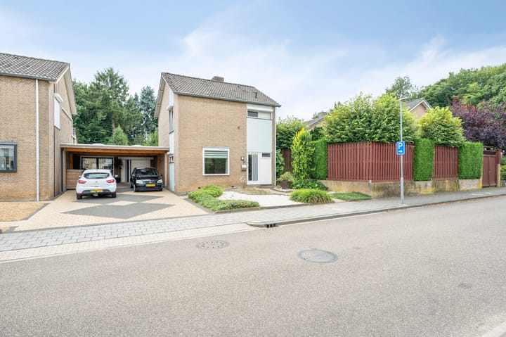 Foto 32 van Gouverneur Houbenstraat 14