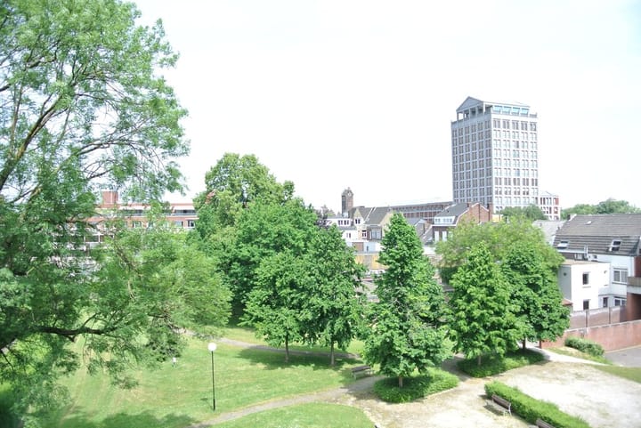 Foto 14 van Sphinxlunet 44-D