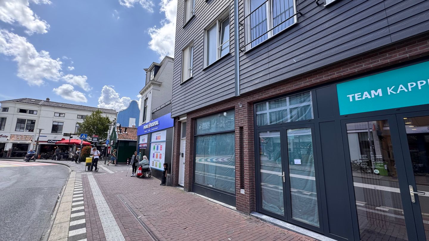 Bekijk foto 4 van Westzijde 1