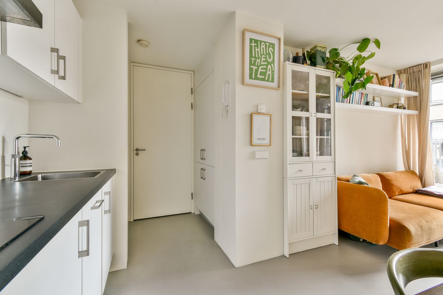 Photo 4 of Planciusstraat 19-D3