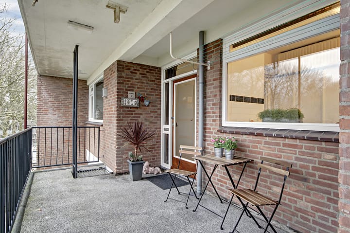 Foto 2 van Van der Waalsstraat 16-II