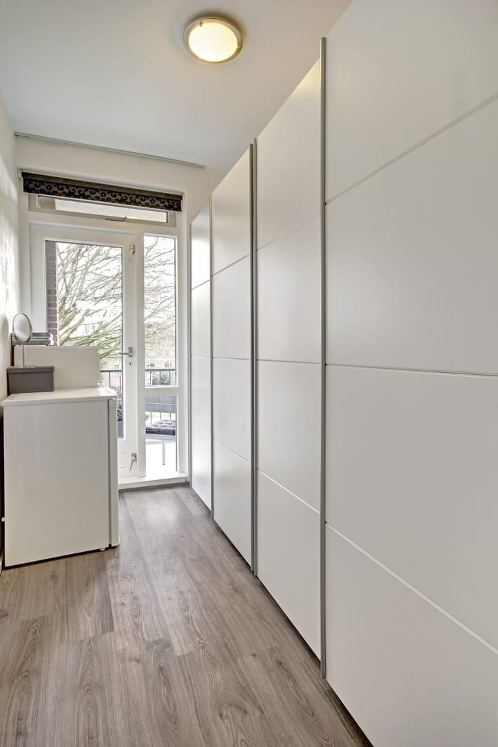 Foto 14 van Van der Waalsstraat 16-II