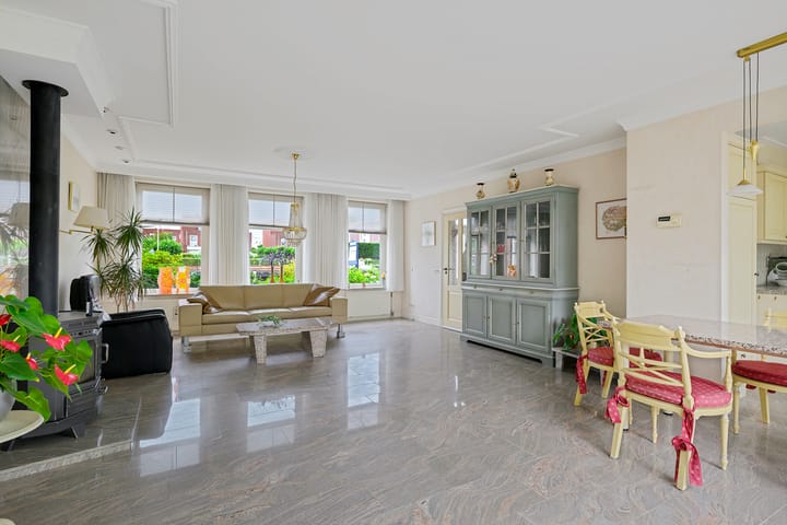 Photo 6 of 's-Molenaarsweg 49