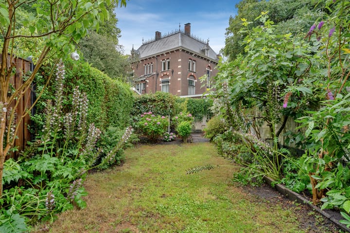 Foto 13 van Emmastraat 90