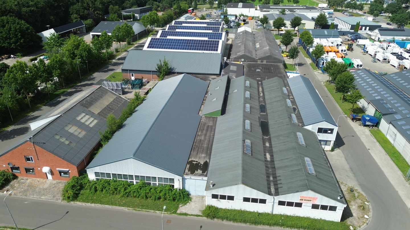 View photo 3 of Meubelweg 6