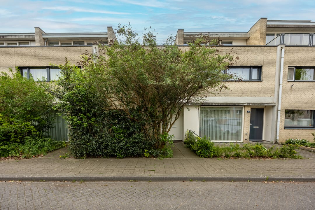 Photo 1 of Policestraat 30