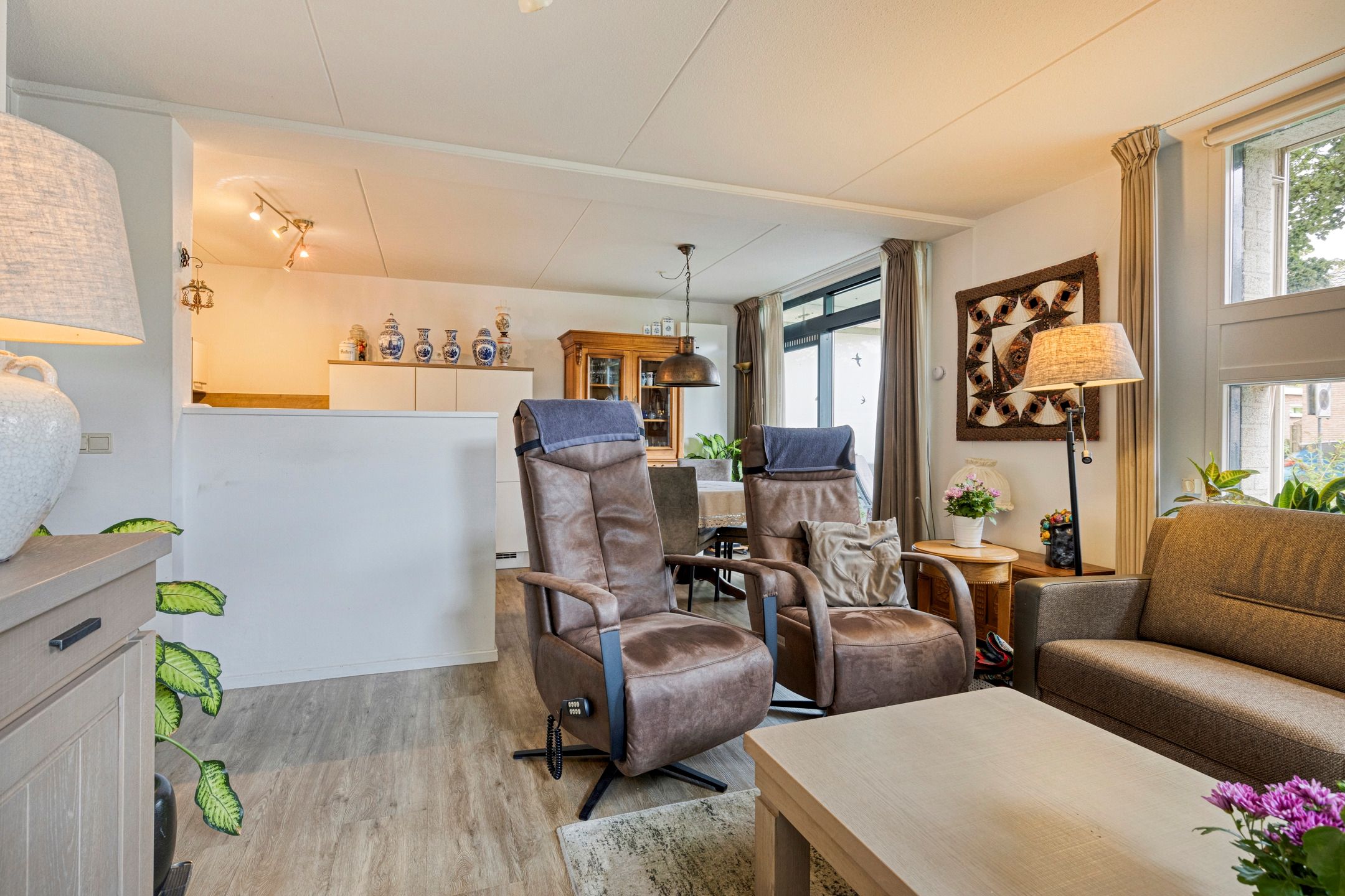 Photo 12 of Iekink 1