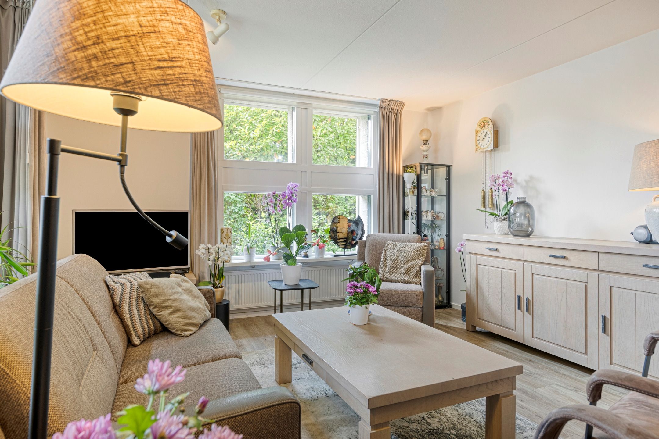 Photo 15 of Iekink 1