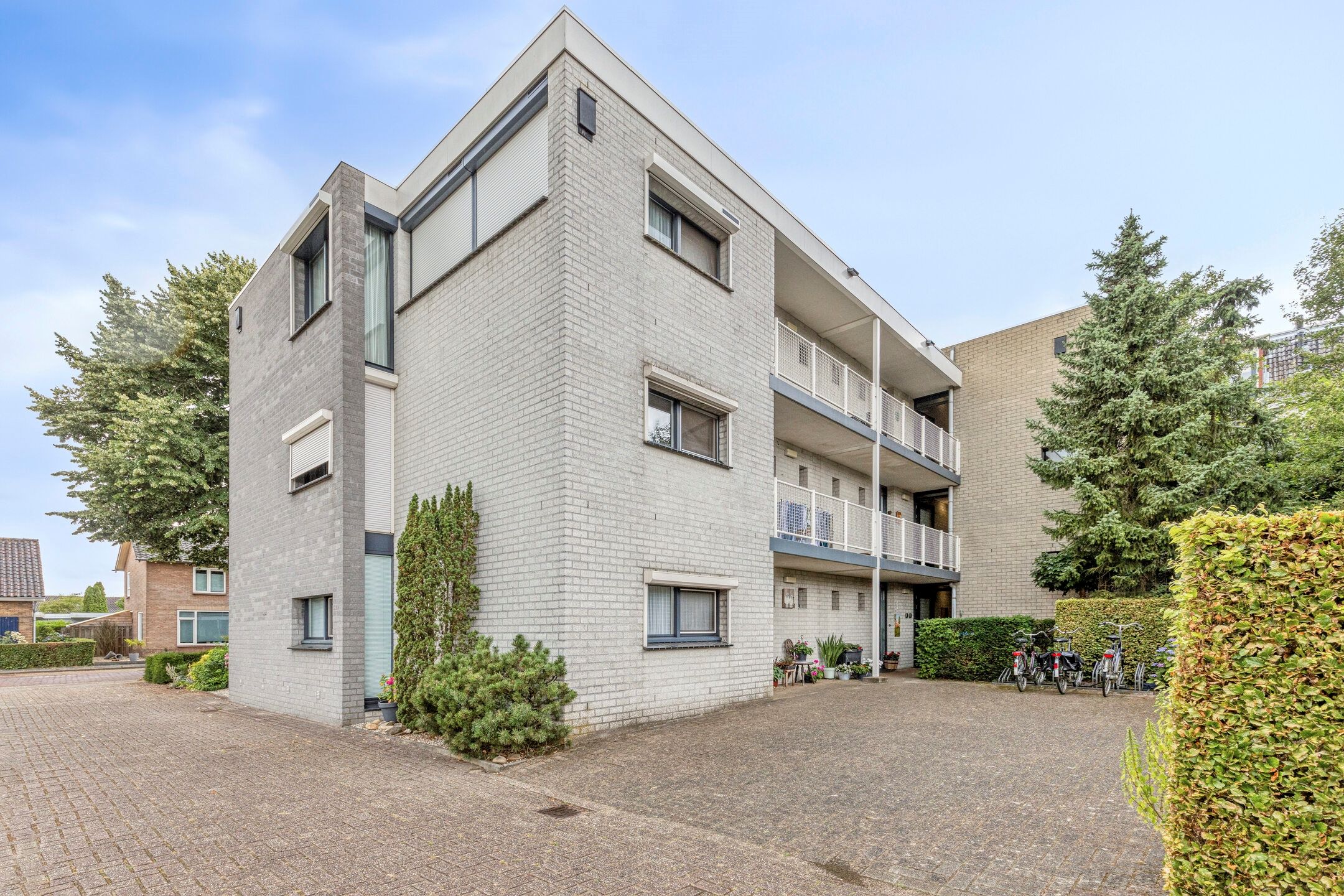 Photo 27 of Iekink 1