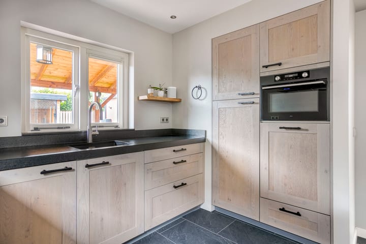 Foto 34 van Nicolaas Hooijkaasstraat 2